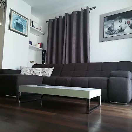 Apartman Brzovic Omis Bagian luar foto