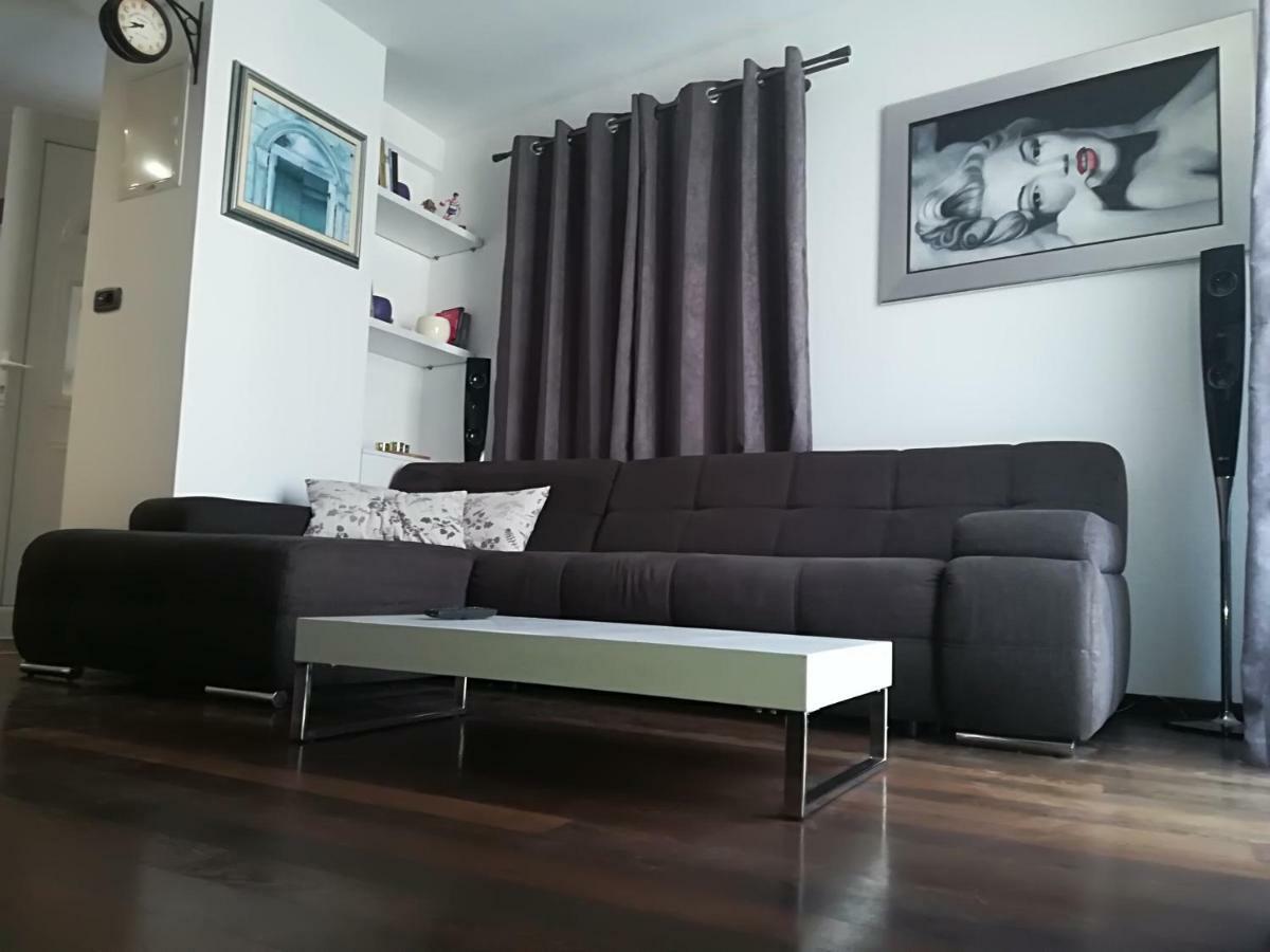 Apartman Brzovic Omis Bagian luar foto