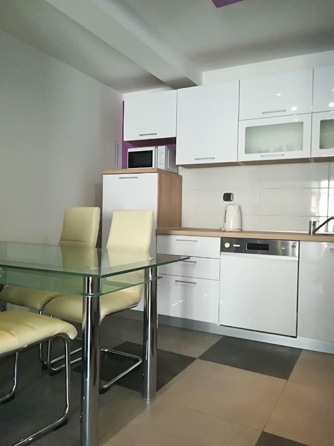 Apartman Brzovic Omis Bagian luar foto