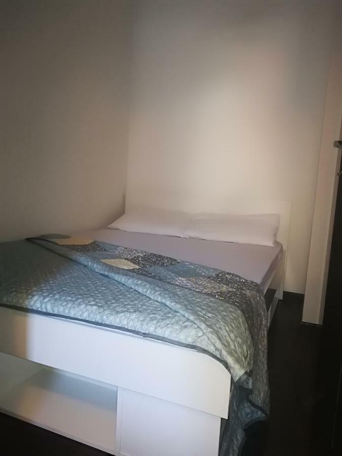 Apartman Brzovic Omis Bagian luar foto